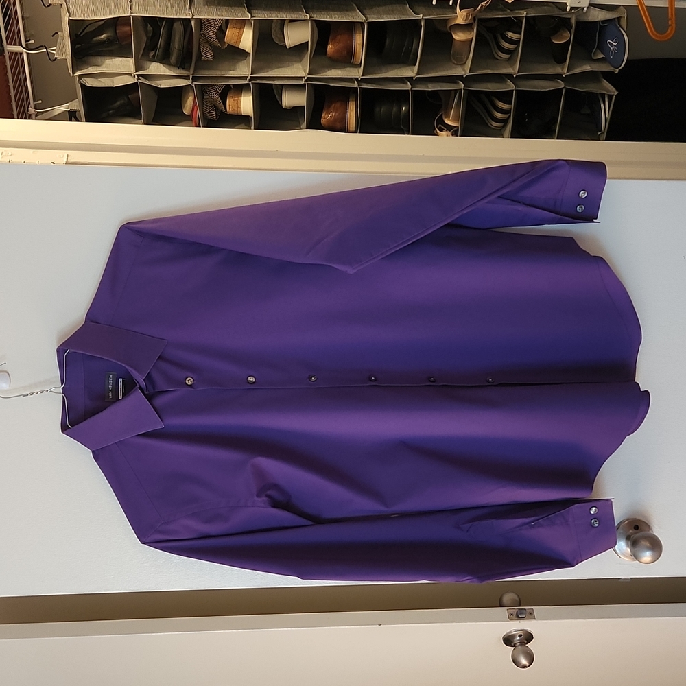 Van Heusen dress button down shirt